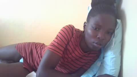 Snapshot of pretty_petite_ebony chatting on 02/15/25, 02:55 pretty_petite_ebony online show from 02/15/25, 02:55