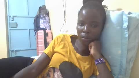 Snapshot of pretty_petite_ebony chatting on 02/15/25, 08:33 pretty_petite_ebony online show from 02/15/25, 08:33