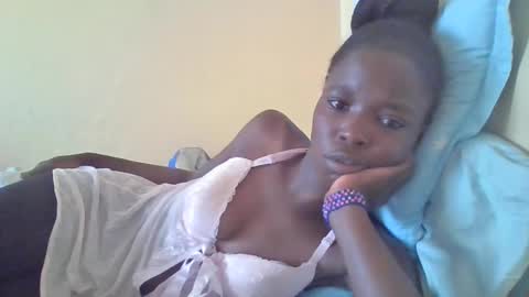 Snapshot of pretty_petite_ebony chatting on 02/16/25, 11:27 pretty_petite_ebony online show from 02/16/25, 11:27