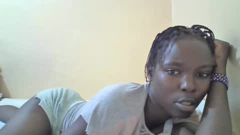 Snapshot of pretty_petite_ebony chatting on 03/05/25, 07:05 pretty_petite_ebony online show from 03/05/25, 07:05