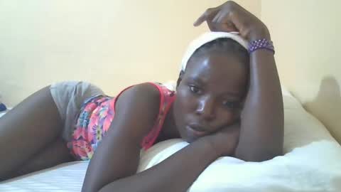 Snapshot of pretty_petite_ebony chatting on 03/06/25, 02:41 pretty_petite_ebony online show from 03/06/25, 02:41