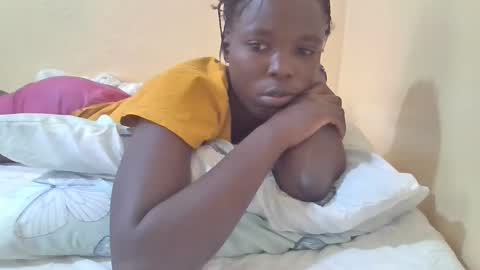 Snapshot of pretty_petite_ebony chatting on 03/07/25, 08:13 pretty_petite_ebony online show from 03/07/25, 08:13