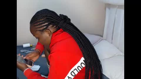 Snapshot of pretty_pussy2 chatting on 10/06/25, 06:38 Essy online show from 10/06/25, 06:38