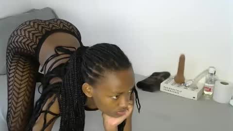 Snapshot of pretty_queennie chatting on 11/02/25, 11:01 Pretty doll online show from 11/02/25, 11:01