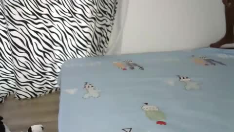 Snapshot of pretty_queennie chatting on 11/10/25, 10:03 Pretty doll online show from 11/10/25, 10:03