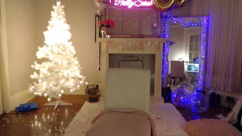 Pretty Sara online show from 12/12/24, 02:59