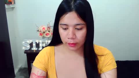 pretty stela online show from 01/14/25, 10:34
