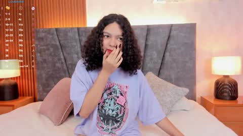 Daisy Flower online show from 12/14/24, 02:12