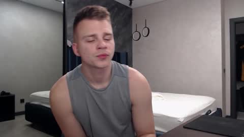 Snapshot of pretty_sweety chatting on 11/15/25, 04:25 Justin online show from 11/15/25, 04:25