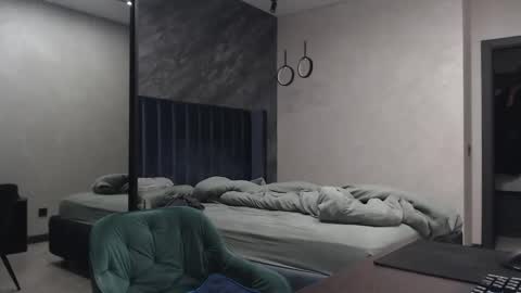 Snapshot of pretty_sweety chatting on 11/20/25, 04:51 Justin online show from 11/20/25, 04:51