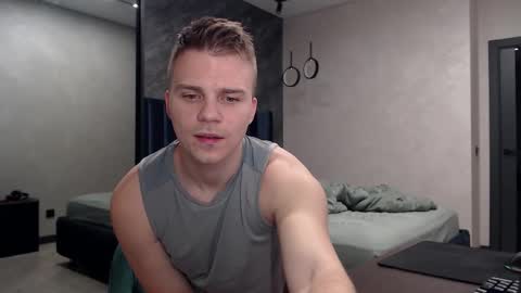 Snapshot of pretty_sweety chatting on 11/30/25, 03:38 Justin online show from 11/30/25, 03:38