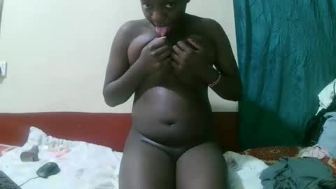 Snapshot of pretty_tiffany1 chatting on 12/02/25, 12:16 pretty_tiffany1 online show from 12/02/25, 12:16