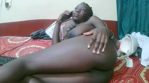 Snapshot of pretty_tiffany1 chatting on 12/03/25, 06:32 pretty_tiffany1 online show from 12/03/25, 06:32