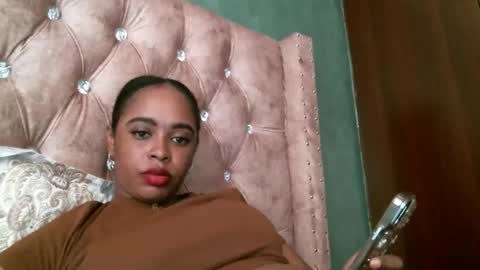 Snapshot of pretty_zii chatting on 03/22/26, 12:19 zii online show from 03/22/26, 12:19