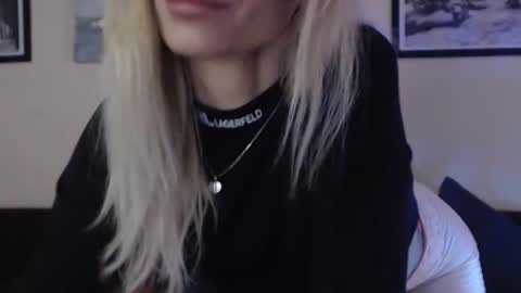 Snapshot of prettyalmaa chatting on 02/25/25, 05:47 Alma online show from 02/25/25, 05:47