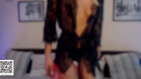 Snapshot of prettyalmaa chatting on 11/03/25, 11:44 Alma online show from 11/03/25, 11:44