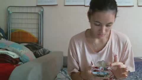 Snapshot of prettybella_7 chatting on 09/28/25, 05:13 Bella online show from 09/28/25, 05:13