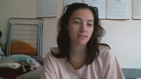 Snapshot of prettybella_7 chatting on 10/06/25, 10:45 Bella online show from 10/06/25, 10:45