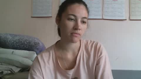 Snapshot of prettybella_7 chatting on 10/13/25, 09:31 Bella online show from 10/13/25, 09:31