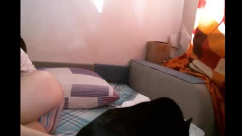 Snapshot of prettybella_7 chatting on 10/17/25, 04:59 Bella online show from 10/17/25, 04:59