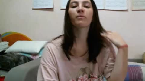 Snapshot of prettybella_7 chatting on 10/28/25, 09:02 Bella online show from 10/28/25, 09:02