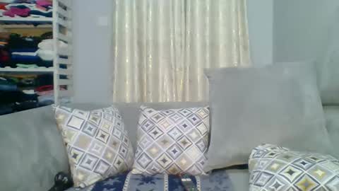 Snapshot of prettyela chatting on 09/12/25, 12:44 PrettyEla online show from 09/12/25, 12:44