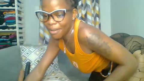 Snapshot of prettyela chatting on 02/15/26, 12:51 PrettyEla online show from 02/15/26, 12:51