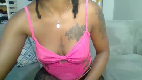 Snapshot of prettyela chatting on 03/13/26, 02:07 PrettyEla online show from 03/13/26, 02:07