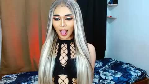 prettyiziets online show from 02/07/25, 01:22