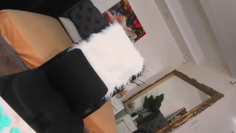 prettyjuliax online show from 12/16/24, 09:20