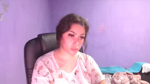 prettyjulliette online show from 12/19/24, 05:08