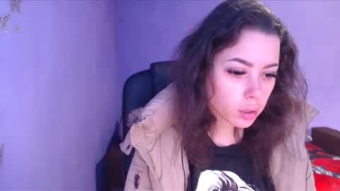 prettyjulliette online show from 12/23/24, 11:04