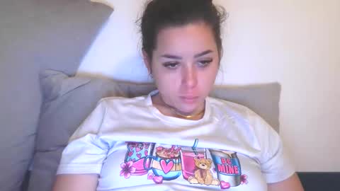 Snapshot of prettyjulliette chatting on 12/17/25, 02:34 prettyjulliette online show from 12/17/25, 02:34