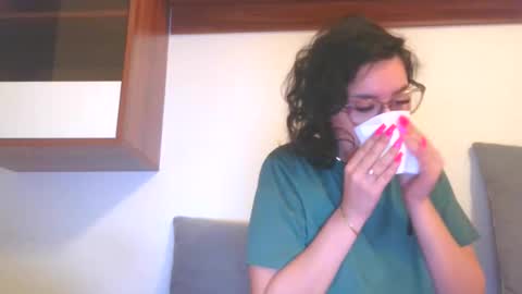 Snapshot of prettyjulliette chatting on 12/18/25, 02:23 prettyjulliette online show from 12/18/25, 02:23
