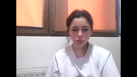 Snapshot of prettyjulliette chatting on 01/17/26, 12:43 prettyjulliette online show from 01/17/26, 12:43