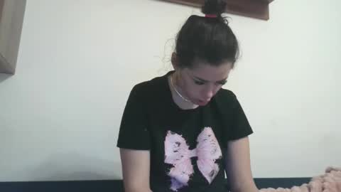 Snapshot of prettyjulliette chatting on 02/18/26, 06:59 prettyjulliette online show from 02/18/26, 06:59