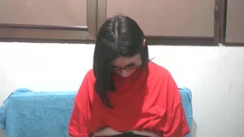 Snapshot of prettyjulliette chatting on 03/24/26, 05:29 prettyjulliette online show from 03/24/26, 05:29