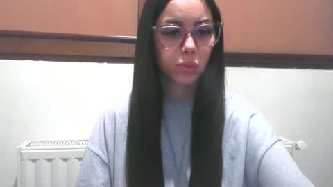 Snapshot of prettyjulliette chatting on 03/28/26, 02:49 prettyjulliette online show from 03/28/26, 02:49