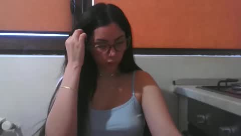 Snapshot of prettyjulliette chatting on 05/14/26, 02:35 prettyjulliette online show from 05/14/26, 02:35