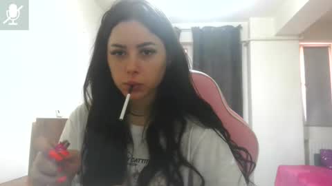 Snapshot of prettyjulliette chatting on 06/15/26, 11:01 prettyjulliette online show from 06/15/26, 11:01