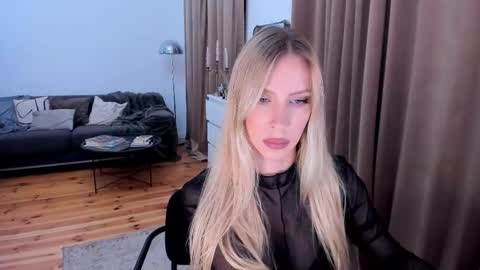 Eva online show from 11/17/25, 01:33