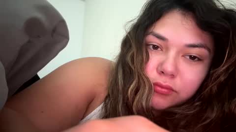 prettylatinamomma01 online show from 10/15/25, 01:44