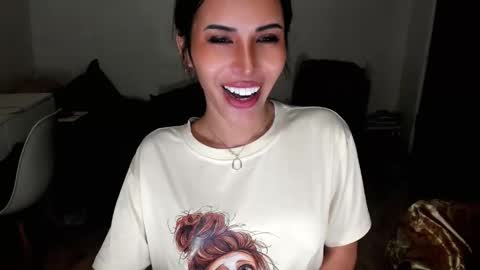 Snapshot of prettylittlesuckerr chatting on 09/22/25, 07:32 Jovill Mays online show from 09/22/25, 07:32