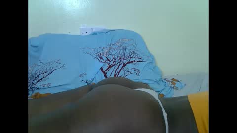 Snapshot of prettyliz30 chatting on 10/20/25, 05:13 LILIAN online show from 10/20/25, 05:13