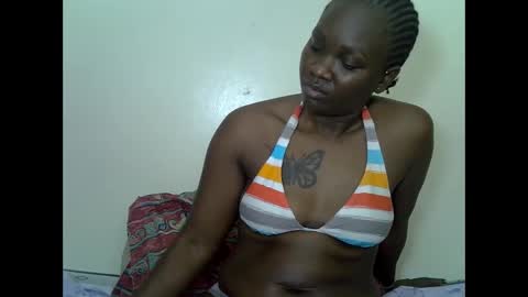 Snapshot of prettyliz30 chatting on 11/16/25, 07:25 LILIAN online show from 11/16/25, 07:25