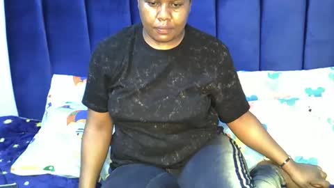 prettymel_ online show from 09/27/25, 10:48