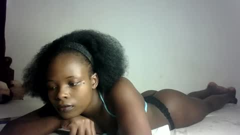 Melly online show from 02/12/25, 06:19