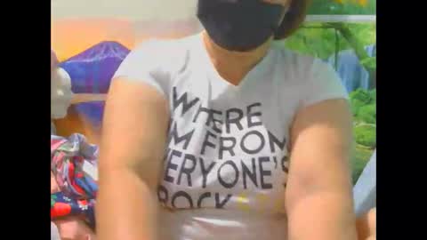 Snapshot of prettynhing chatting on 11/02/25, 01:35 Nhing online show from 11/02/25, 01:35