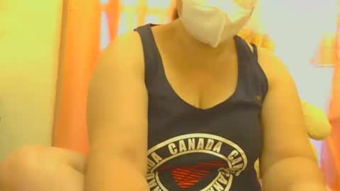 Snapshot of prettynhing chatting on 11/23/25, 01:27 Nhing online show from 11/23/25, 01:27