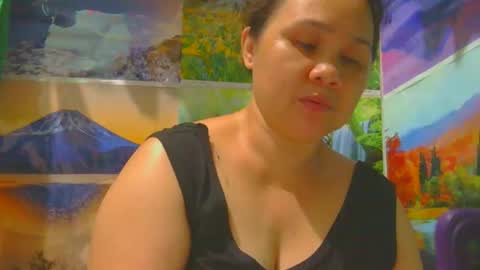 Snapshot of prettynhing chatting on 11/26/25, 01:34 Nhing online show from 11/26/25, 01:34